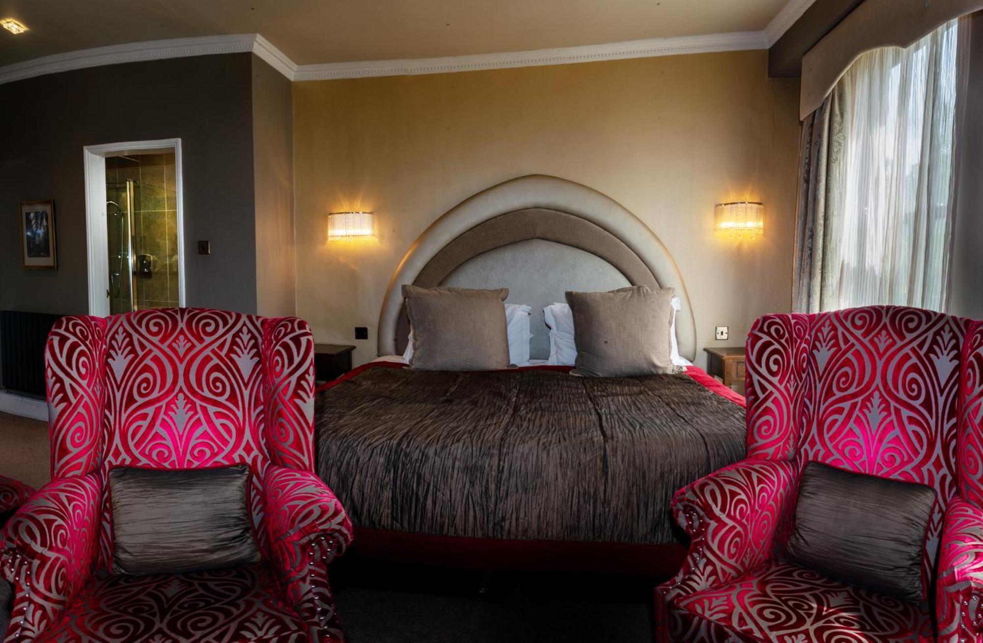 Hatherley Manor & Country house *