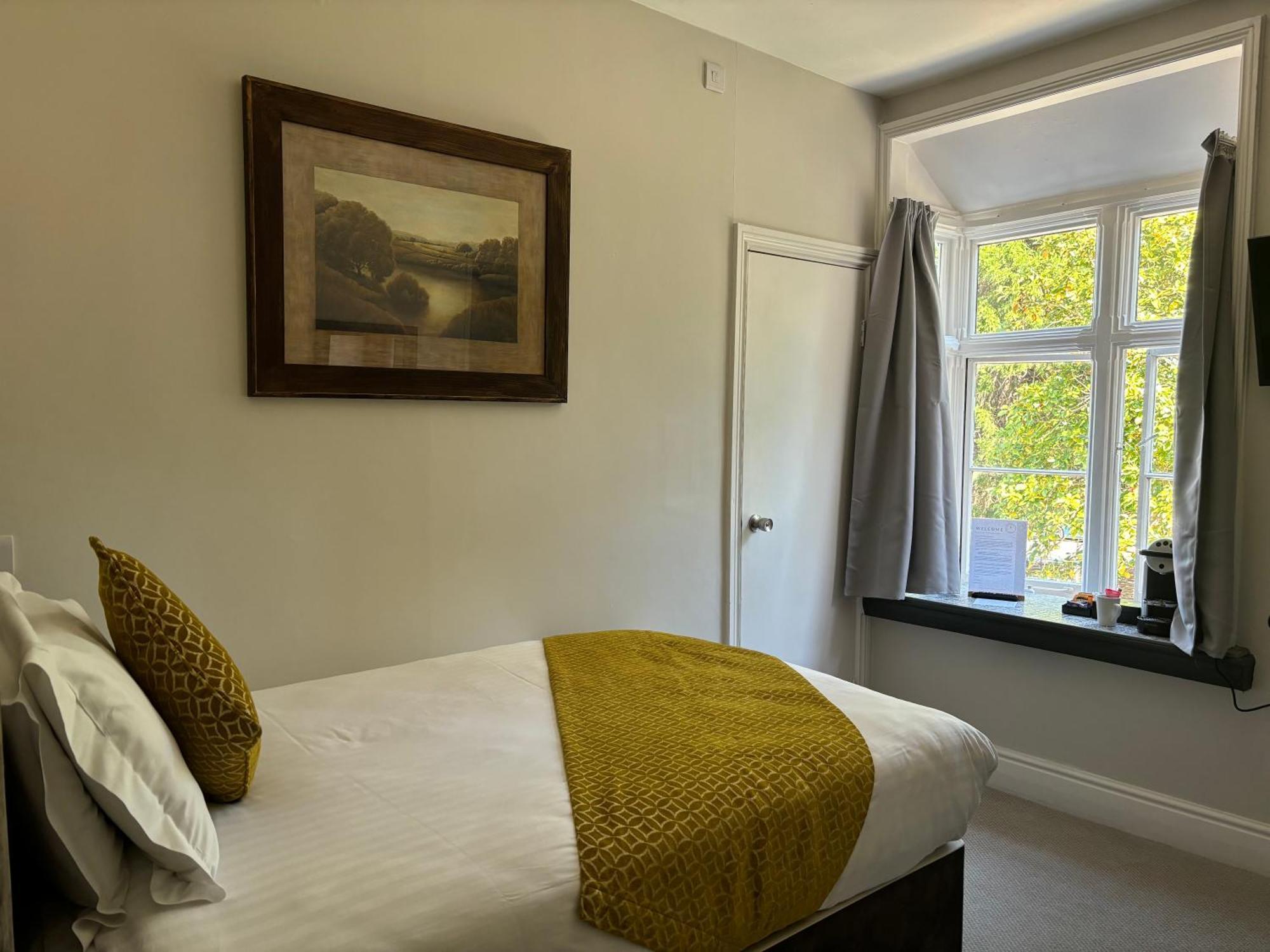 Landhaus Hatherley Manor & *